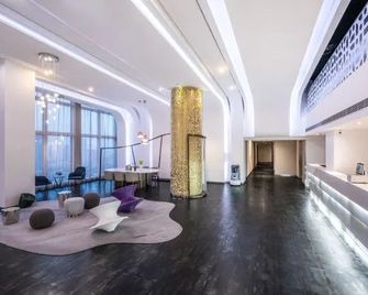 Crystal Orange Hotel Dalian Youhao Square - Dalian - Lobby