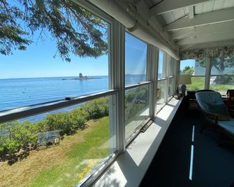 Edge Of The Sea | 3 Bed, 2 Bath - Boothbay - Balcony