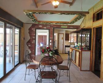 Cozy Rowlett Getaway With Pool - Rowlett - Dining room