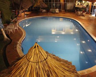 Gran Hotel Paris - La Ceiba - Bazén