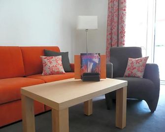 Hotel Garni Rheinpracht - Kamp-Bornhofen - Living room