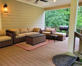 4. Spacious historic home in Lake Guntersville - Guntersville - Patio
