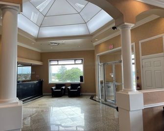 Almac Hotel - Lac La Biche