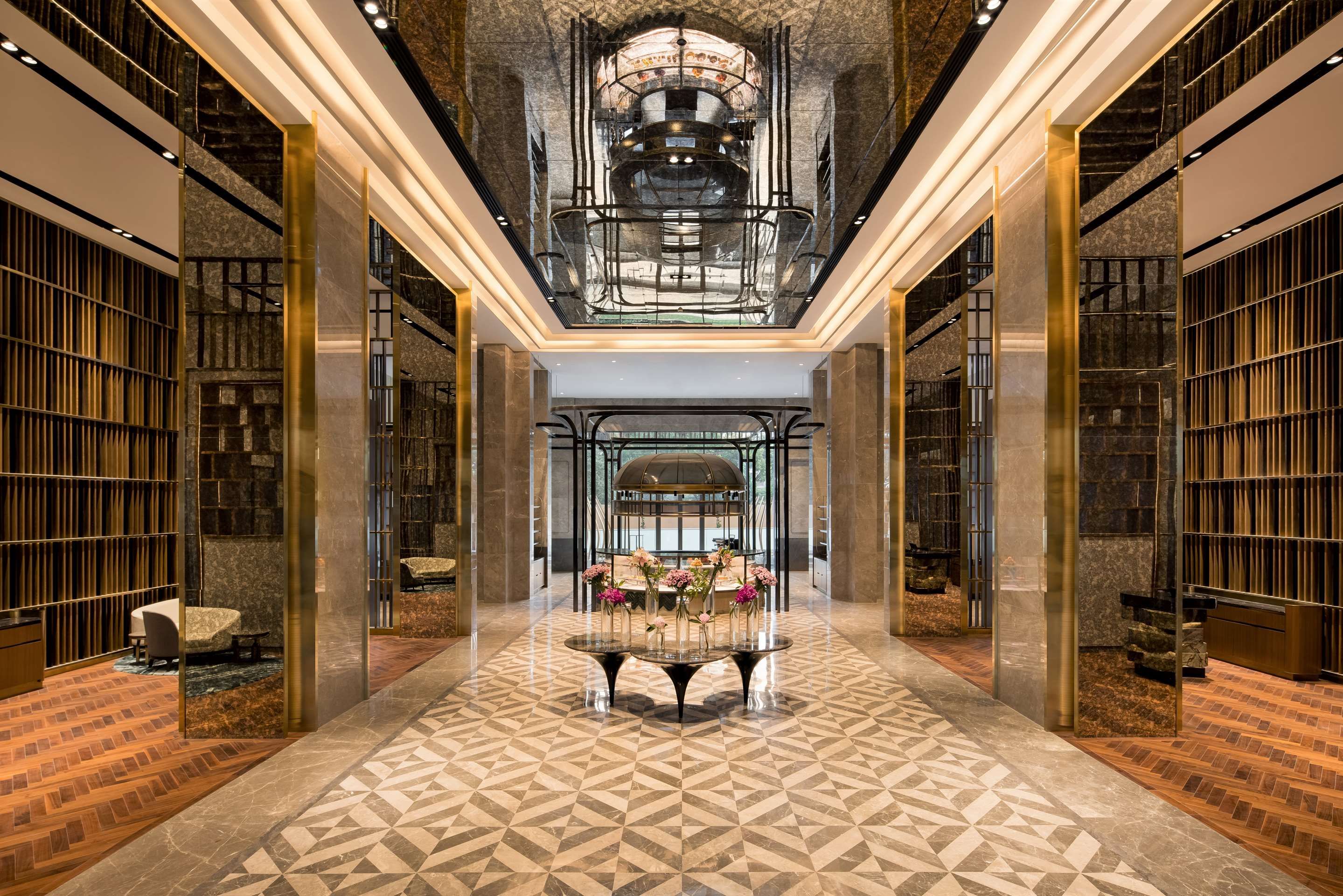 Radisson Blu Hotel & Spa, Nashik - נשיק - לובי