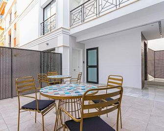 Málaga Rivas 34 Suites Homes - Málaga - Patio