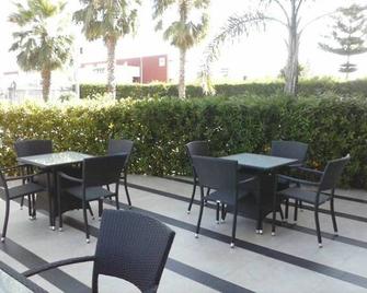 Hotel Hermitage - Qualiano - Terasa