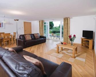 Red Rock Apartments - Dawlish - Living room