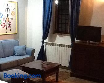 Rifugio di campagna - Vitorchiano - Living room