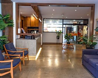 Madero Hotel & Suites - La Paz - Lobby