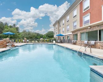 Holiday Inn Express & Suites Jasper By IHG - Jasper - Zwembad