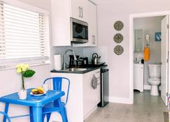 Casa Cordova By Lowkl - Fort Lauderdale - Kitchen