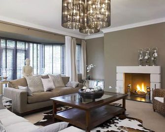 Windfalls Boutique Hotel - קראולי - סלון