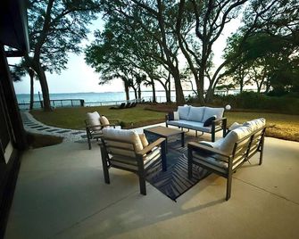 New Waterfront Escape - Paddleboards, Gym, Easy Living And Fun-Inclusive - Shalimar