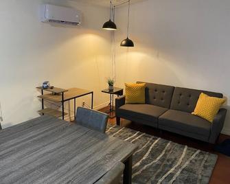 La Casita 1 - Brownsville - Sala de estar