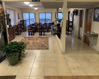 Carolina Inn & Suites of Lake Norman - Mooresville - Salónek