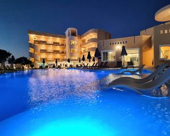 Sunny Bay Hotel - Kissamos - Pool