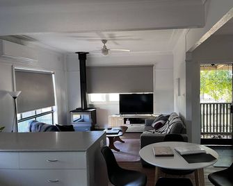 Farmstay Cottage on the Strathbogie Tablelands. - Boho Sur - Sala de estar