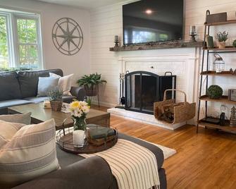 This house is a 3 bedroom(s), 2 bathrooms, located in Dennis, MA. - West Dennis - Living room