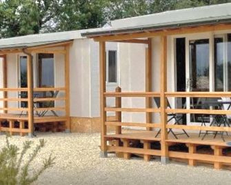 In Country Luxury Lodges - Camerino - Patio