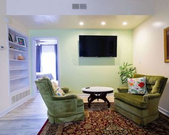 Mariposa Buckeye - Retreat for 2 - Kerrville - Obývací pokoj