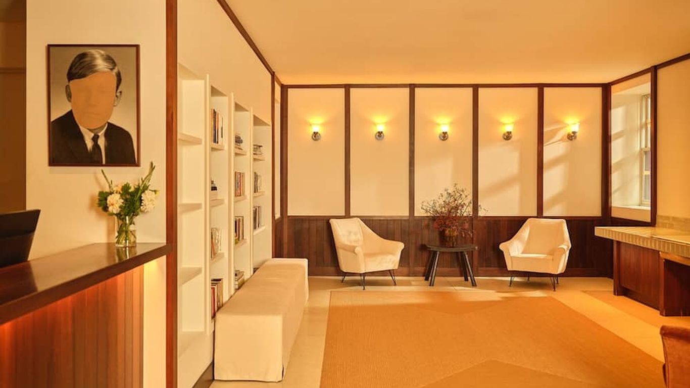 ويست فيليدج أورو هوستل