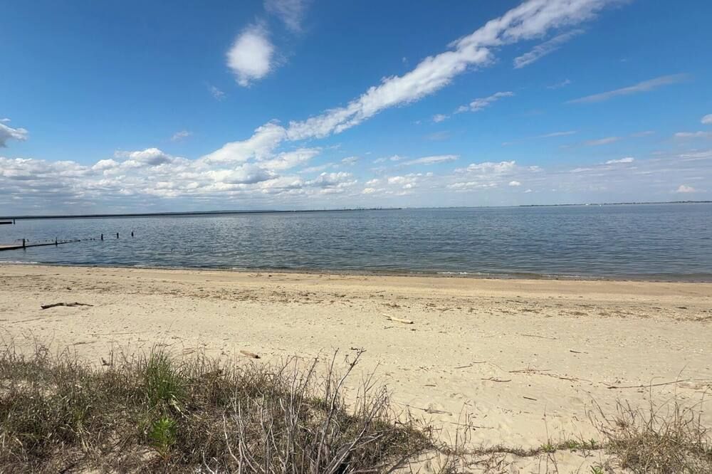 World Cup 5Bd spacious house with private beach views of NYC. Minutes from Ferry