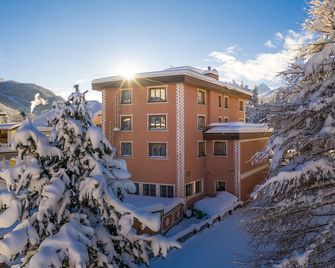 Hotel Corvatsch - Web Check-in - Σεν Μόριτζ - Κτίριο