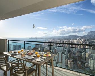 Pierre & Vacances Apartamentos Benidorm Horizon - Benidorm - Varanda