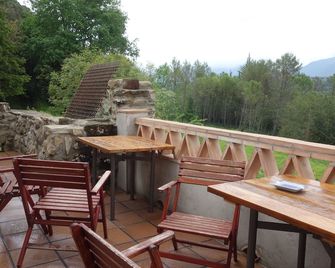 Beautiful 16 Century Farmhouse in The Middle of Nature And Tranquility - Sant Ferriol - Balcón