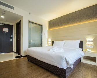 Hotel Labuan Point - Labuan - Ložnice