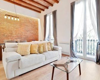 The Collection Barcelona - Arc de Triomf Luxury Modern 2-Bedroom 2-Bathroom - Barcelona - Sala de estar