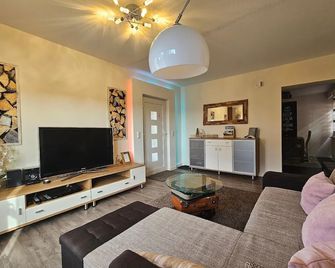 Ferienwohnung im Naturpark Steinwald - Erbendorf - Sala de estar