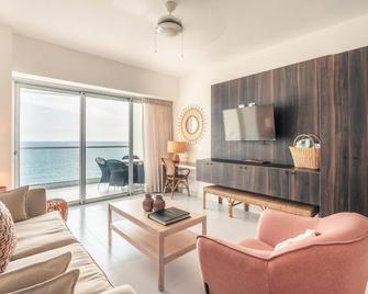 Apartment With Amazing Ocean View in Juan Dolio - Juan Dolio - Living room