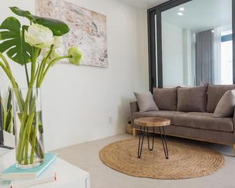 Central Westlake Residence 2 - By Pegasy Group - Hanoi - Olohuone