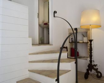 Dimora La Rosa Barocca - Palazzolo Acreide - Escaleras