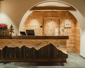 Fiori Dolomites Experience Hotel - San Vito Di Cadore - Receptie