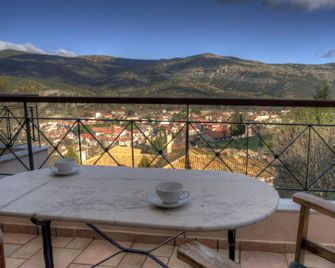 Finday Eco Boutique Hotel - Kalavryta - Balcony