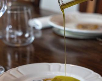 House of the Holm oaks - 哥爾頓 - 飲食