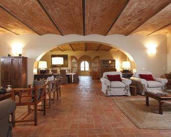 In the Tuscan Maremma, near the sea, a pool villa with all the comforts - Grosseto - Wohnzimmer