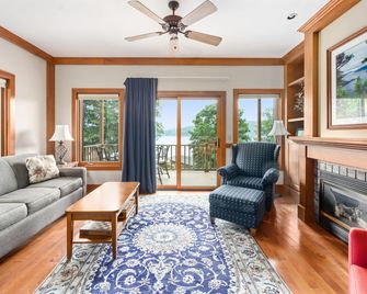 صن كاسل ريزورت - لاكي جورج - غرفة معيشة