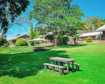 Avoca Vale Country Hotel - Louis Trichardt - Innenhof