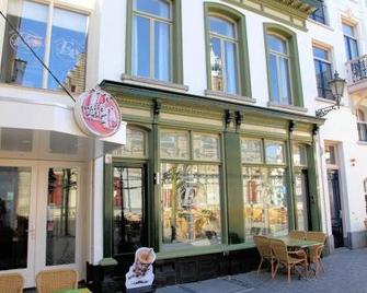 Hotel Eetcafe Van Ee - Bergen op Zoom - Budova