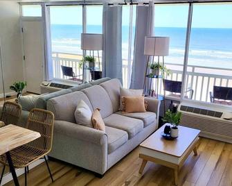 Beachfront Bliss - Suite at Symphony Beach Club - Ormond Beach - Sala de estar