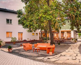 Hotel zur Post - Illmitz - Pátio