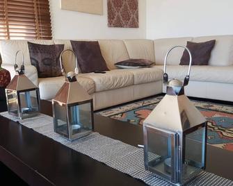 Holiday Apartment in Madeira - Caniço - Wohnzimmer