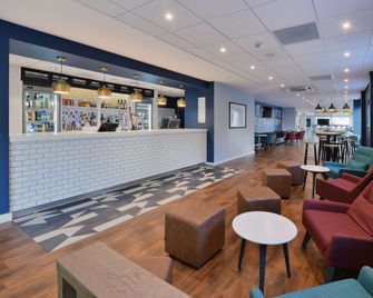 Travelodge Manchester Salford Quays - Salford - Bar