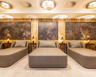 Zillertal Suites Fügen By Alps Resorts - Fugen - Salon