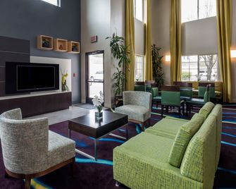 Holiday Inn Express & Suites Livermore By IHG - Livermore - Lounge