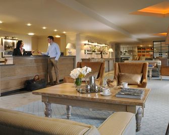 Westport Coast Hotel - ווסטפורט - דלפק קבלה