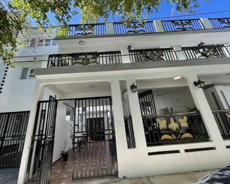 Placid Suites - San Juan - Budova